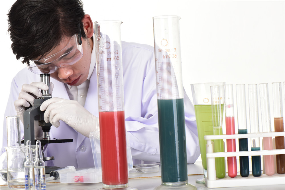 挂镀镍光亮剂研发团队